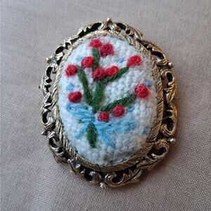 Large Embroidered Pin Brooch Pendant in Antique Gold‎ Colored Frame Red Flowers